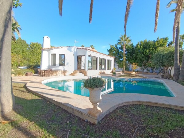 Chalet En La Nucia.