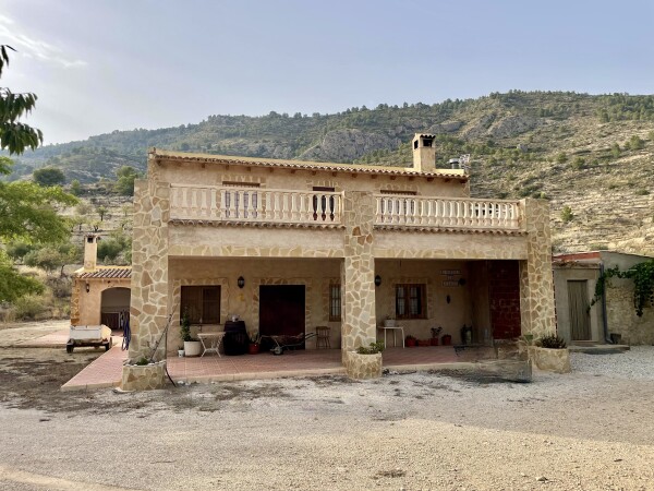 Rustic House In Relleu.