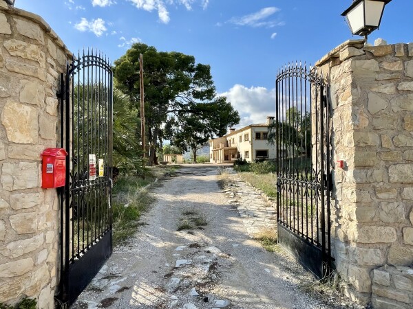 Farmhouse In Villajoyosa.